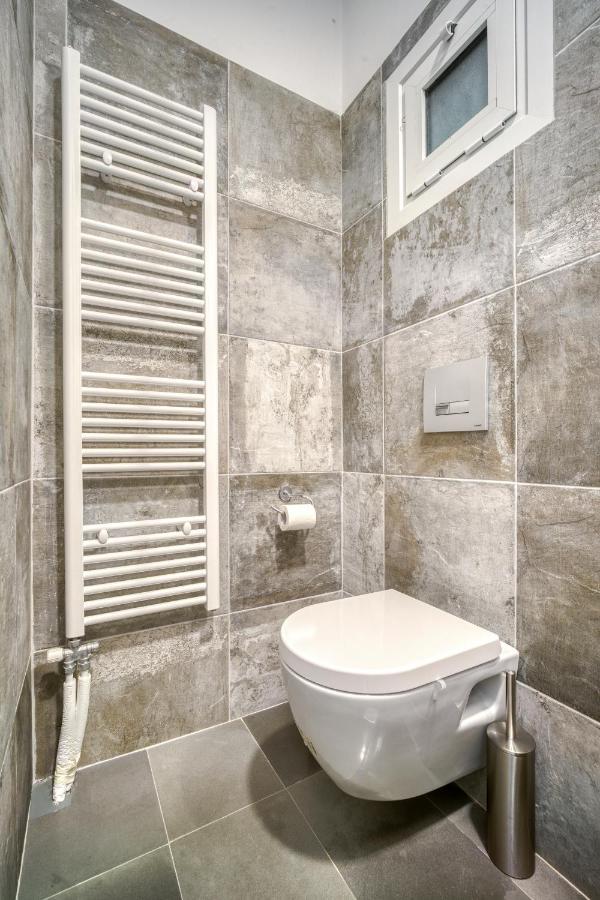 Bright Spacious Luxury Apartment In Prime Central Афіни Екстер'єр фото